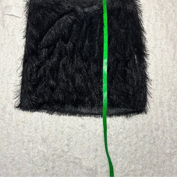 Womens Textured Fuzzy/ Fringed Asymmetrical Waist Mini Skirt Black - Picture 7 of 10